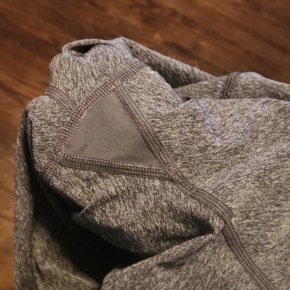 Lululemon Motionful 7/8 Tight 25 Size 6 - Picture 6 of 6